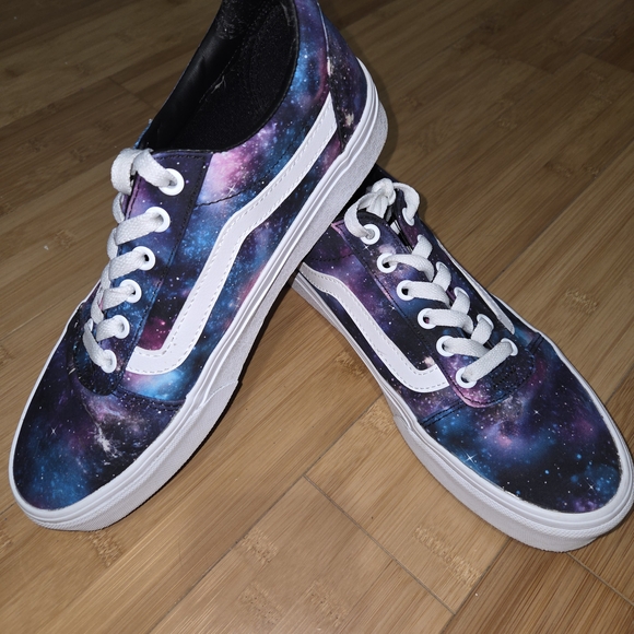 Vans shoes with galaxy print. - Picture 2 of 6